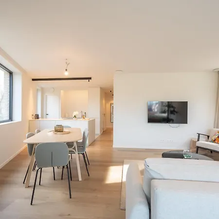 Mistral 2 Bedrooms Near شقة