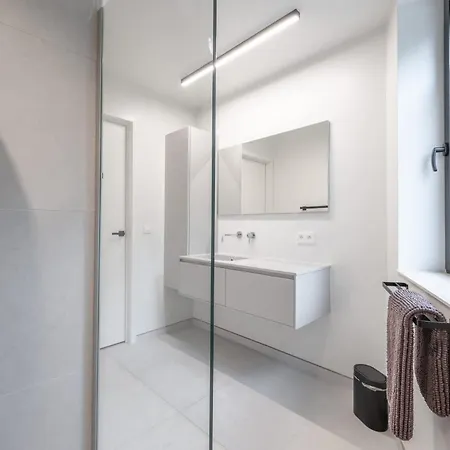Mistral 2 Bedrooms Near