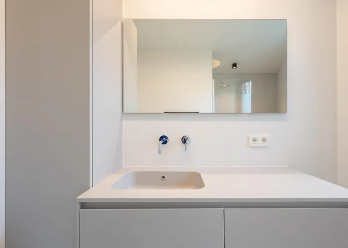 Mistral 2 Bedrooms Near شقة كنوك هايست