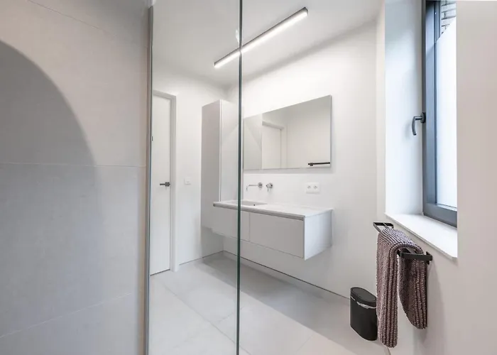 Mistral 2 Bedrooms Near